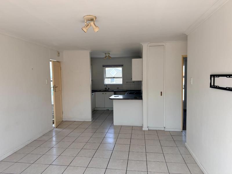 2 Bedroom Property for Sale in Oakglen Western Cape